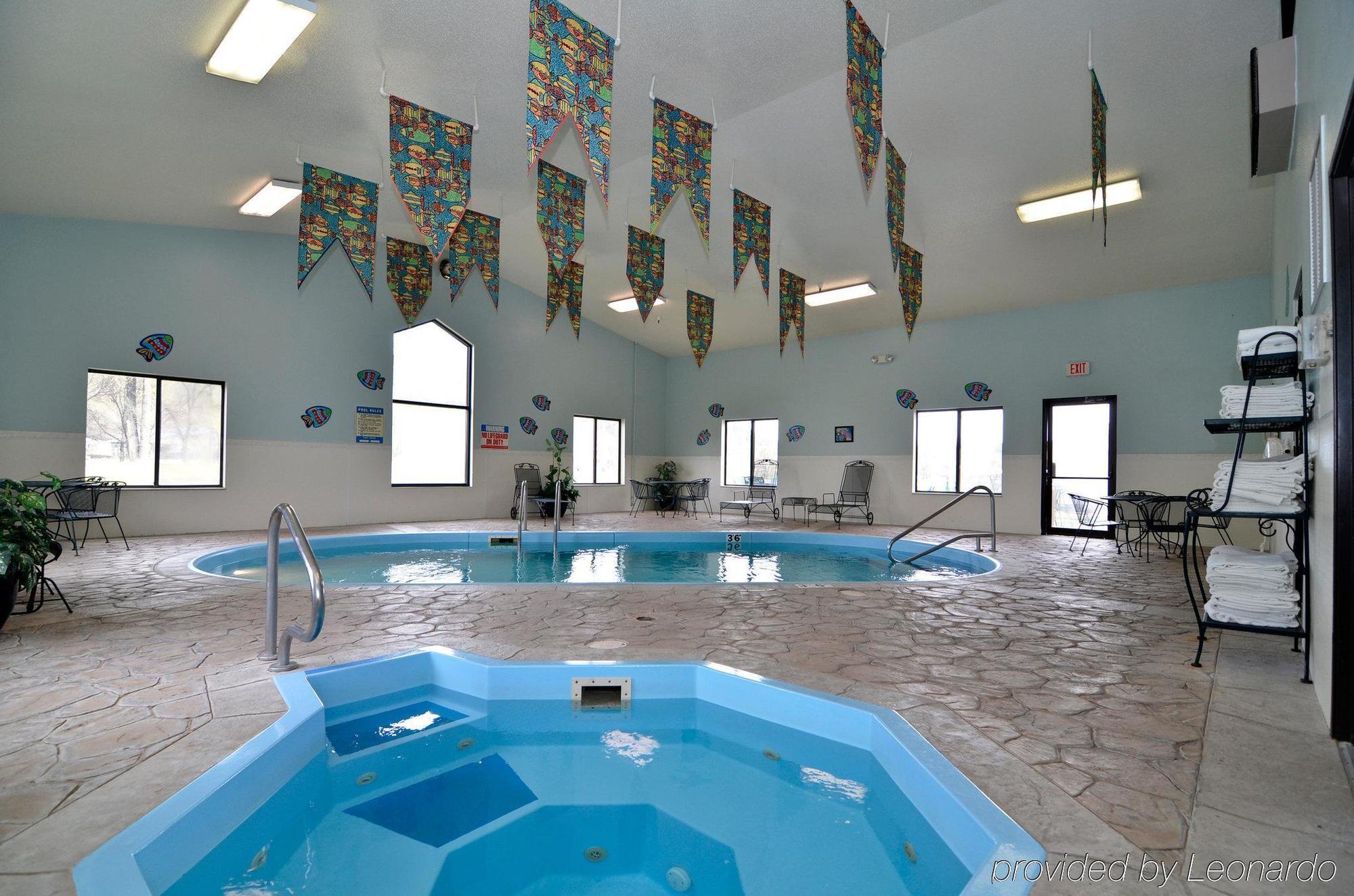 Baymont By Wyndham Hot Springs Hotel Facilities photo