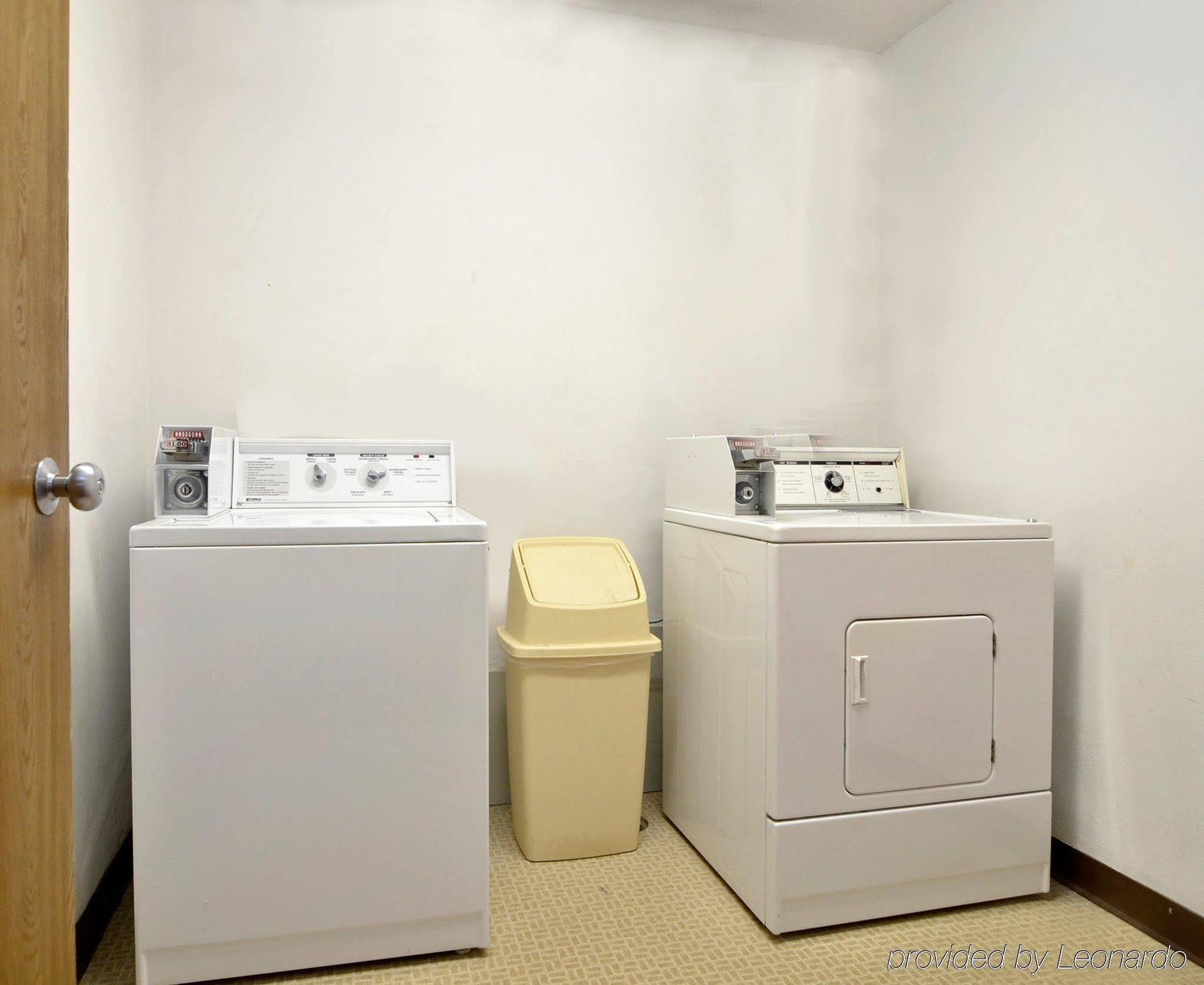 Baymont By Wyndham Hot Springs Hotel Facilities photo
